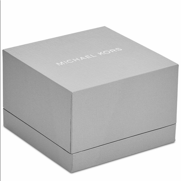 Michael Kors Heart Charm - Picture 4 of 5